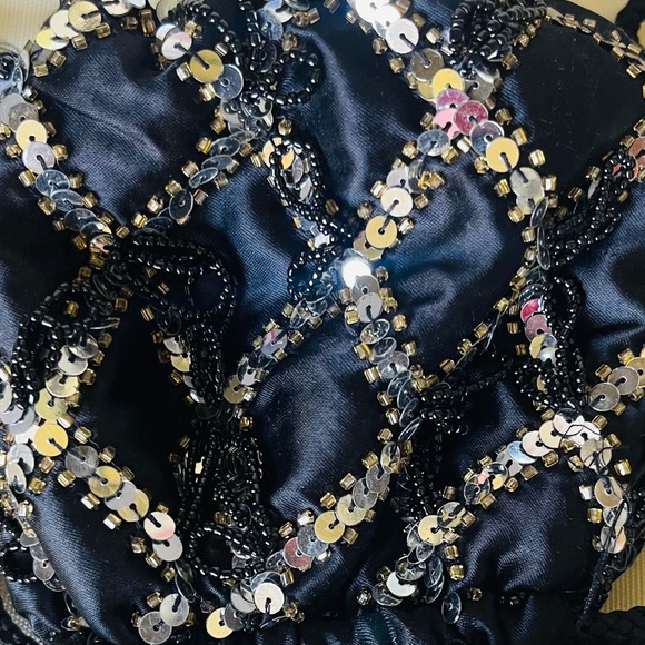 The Furst Collection Evening Sequin & Bead Crossbody Black Gold/Silver Handbag - Picture 9 of 9